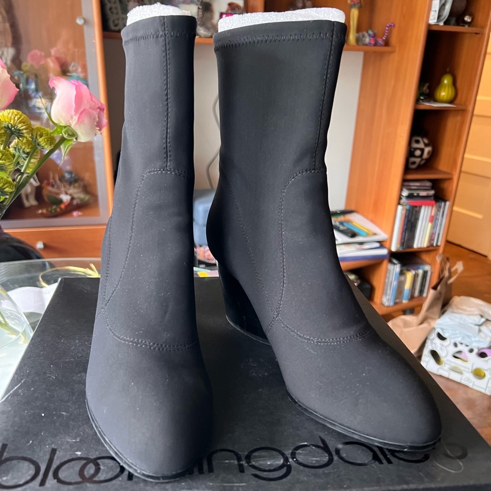 Donald Pliner Bootie Black